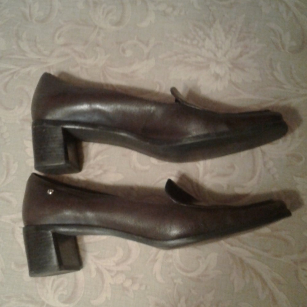 8M Etienne Aigner Espresso Leather Heeled Loafer - Picture 2 of 6